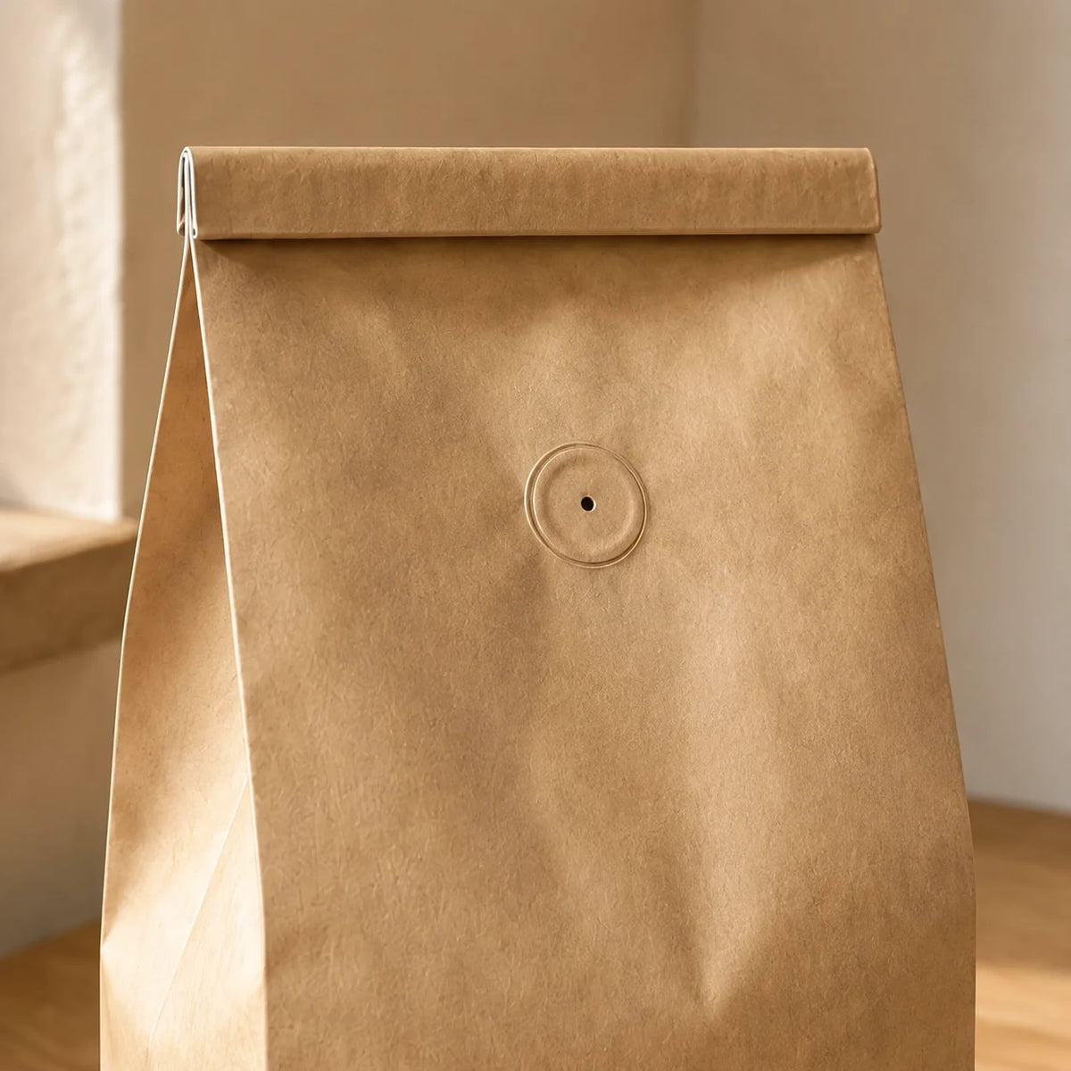Single-Origin Coffee 340g — close detail: Kraft-foil bag with one-way degassing valve