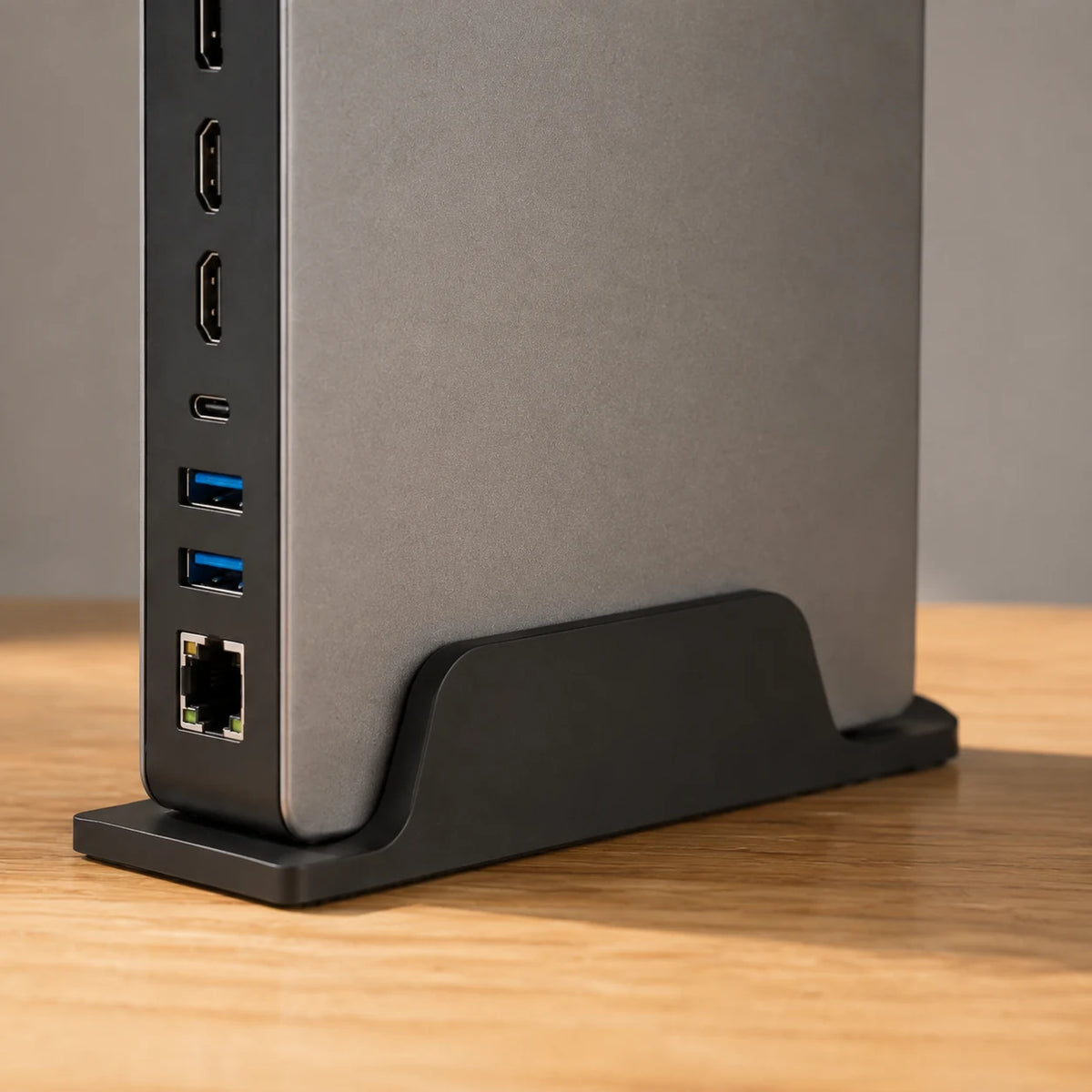 4K Dual-Display Dock — close detail: Vertical stand included