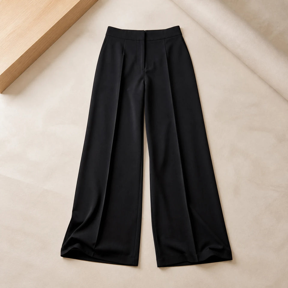 Wide-Leg Trouser in Black