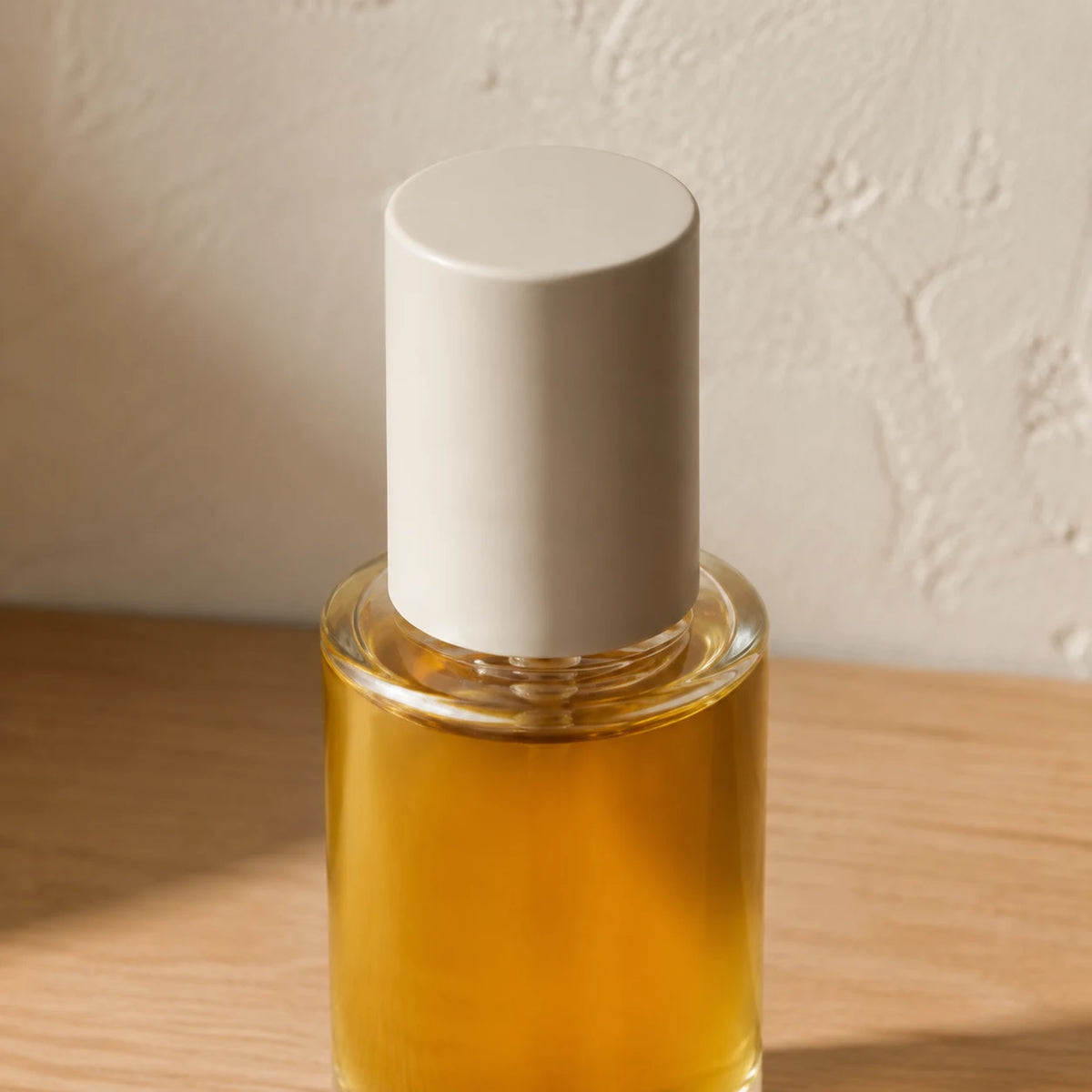 Finishing Hair Oil — close detail: packaging and closure